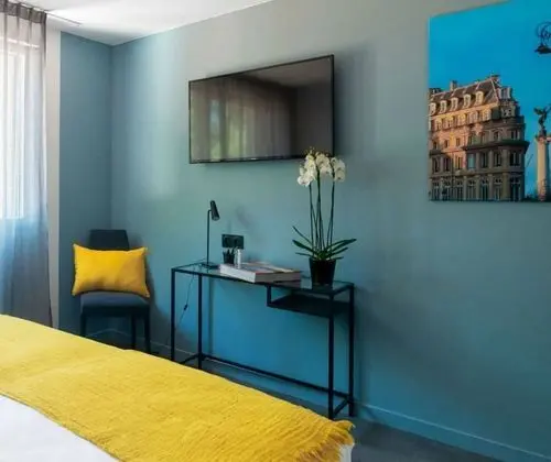 Comfort Tek Büyük veya İki Ayrı Yataklı Oda