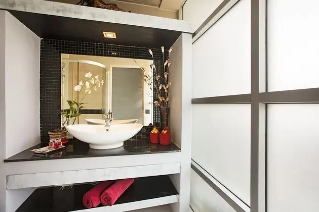 Deluxe Tek Büyük Yataklı Oda, Deniz Manzaralı