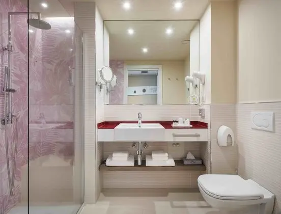 Comfort Üç Kişilik Oda, Şehir Manzaralı