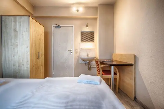 İkiz With Shared Bathroom