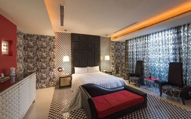 Premium Tek Büyük Yataklı Oda (Check in after 9PM)