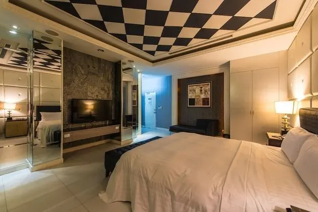Premium Tek Büyük Yataklı Oda (Check in after 9PM)