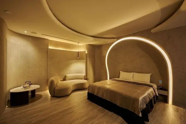 Premium Tek Büyük Yataklı Oda (Check in after 9PM)