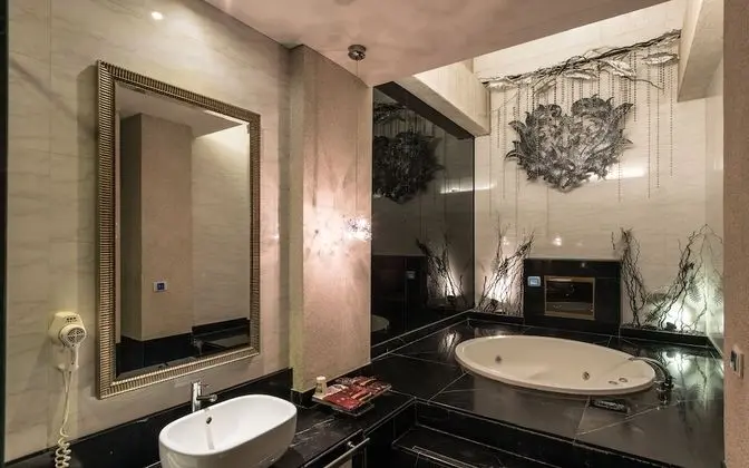 Premium Tek Büyük Yataklı Oda (Check in after 9PM)