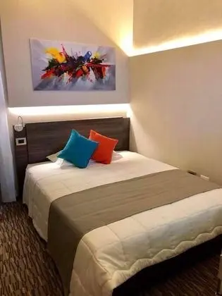 Büyük Yataklı Tek Kişilik Oda