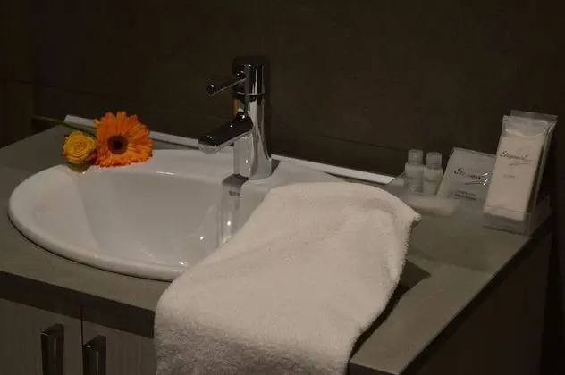 Büyük Yataklı Tek Kişilik Oda