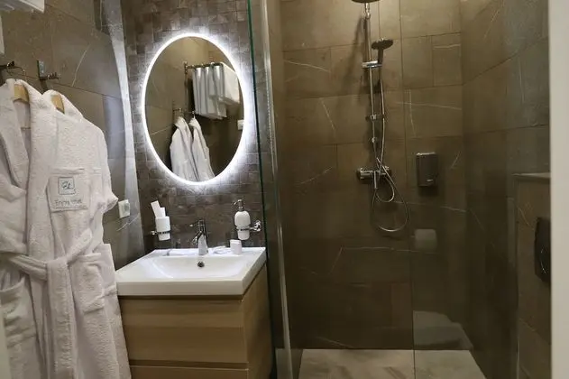 Deluxe Tek Büyük veya İki Ayrı Yataklı Oda