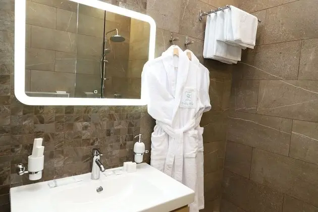 Deluxe Tek Büyük veya İki Ayrı Yataklı Oda