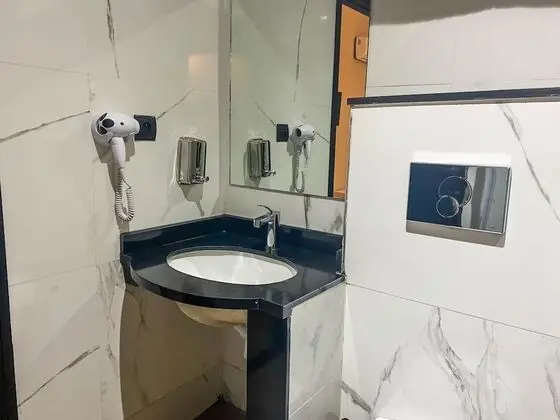 Üç Kişilik Oda
