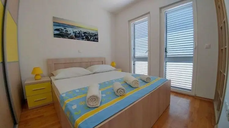 Apart Daire (Ennio - free parking - A1(6+2))