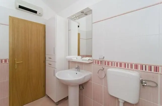 Apart Daire (Ennio - free parking - A1(6+2))