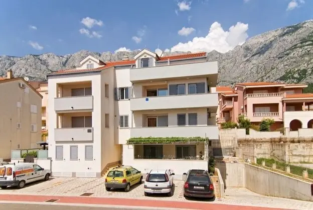 Apart Daire (Ennio - free parking - A1(6+2))