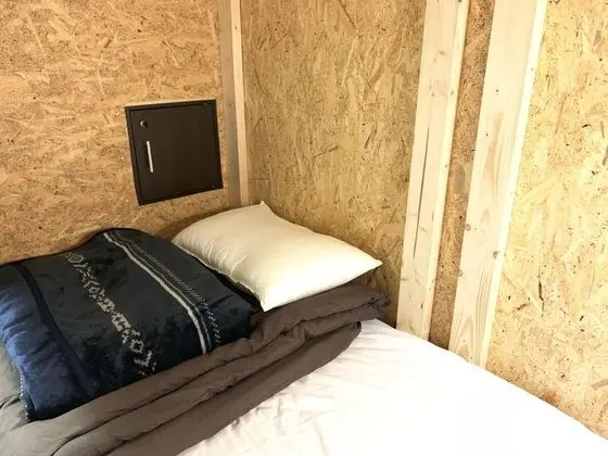 Ortak Ranzalı Oda, Sadece kadınlar için