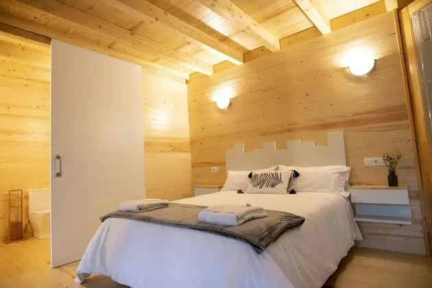 Kulübe, Sıcak Su Havuzu, Üzüm Asması Manzaralı