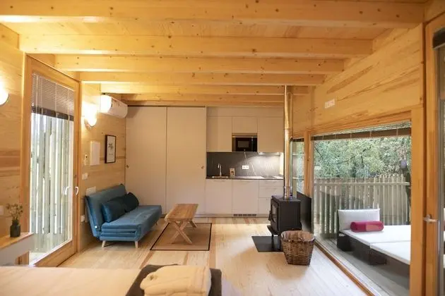 Kulübe, Sıcak Su Havuzu, Üzüm Asması Manzaralı