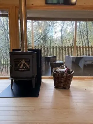 Kulübe, Sıcak Su Havuzu, Üzüm Asması Manzaralı