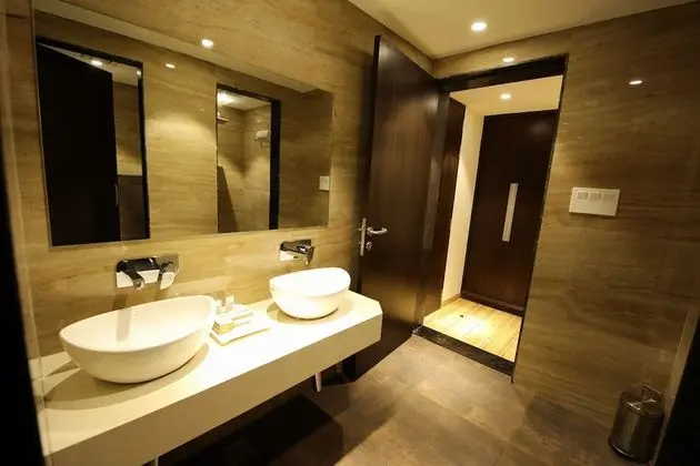 Luxury Oda