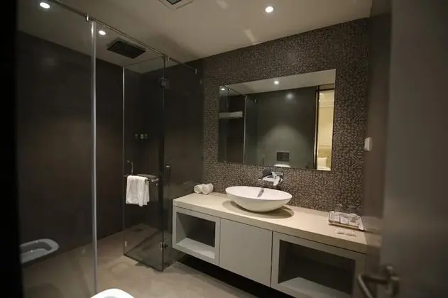 Luxury Oda