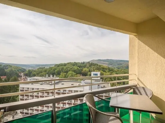 Deluxe Tek Büyük veya İki Ayrı Yataklı Oda, Balkon
