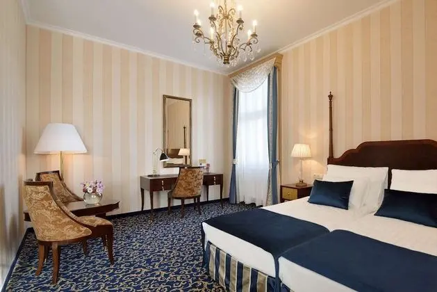 Deluxe Plus Twin Room