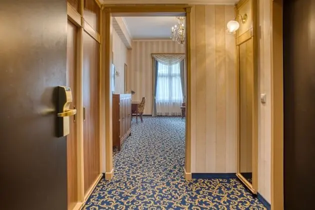 Deluxe Plus Twin Room