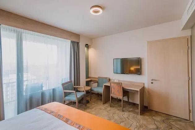 Superior Tek Büyük veya İki Ayrı Yataklı Oda