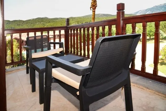Standart Oda, Bahçe Manzaralı, Balkonlu