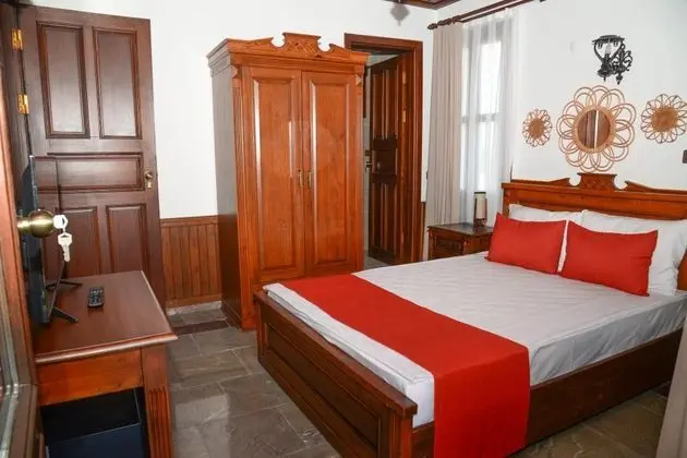 Standart Oda, Havuz Manzaralı, Balkonlu