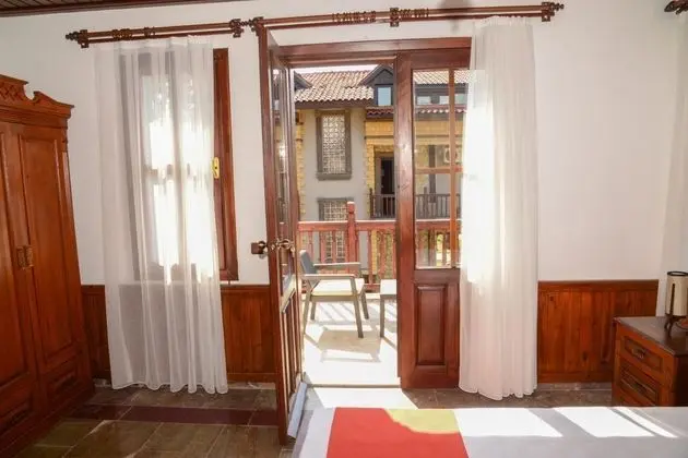Standart Oda, Havuz Manzaralı, Balkonlu