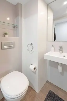 Premium Tek Büyük Yataklı Oda