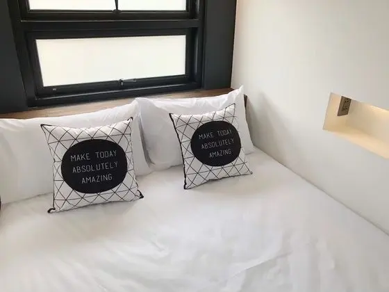Deluxe 3 Bed Female Dorm