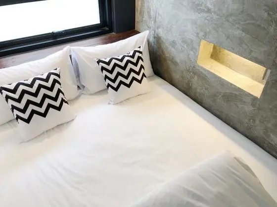 Deluxe 3 Bed Female Dorm