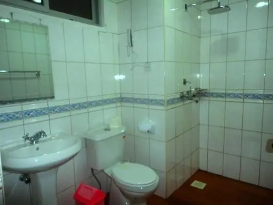 Business Tek Büyük Yataklı Oda