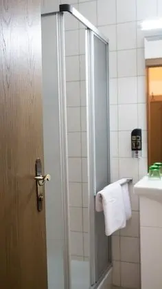 Tek Büyük Yataklı Oda (mit Dachschräge)