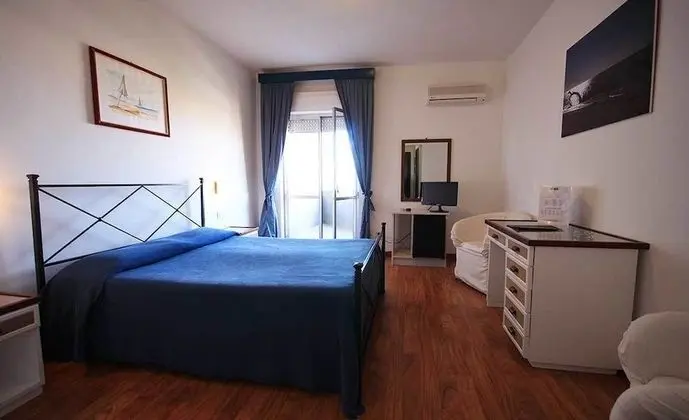 Standard Tek Büyük veya İki Ayrı Yataklı Oda