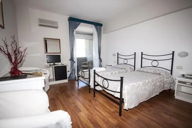 Standard Tek Büyük veya İki Ayrı Yataklı Oda