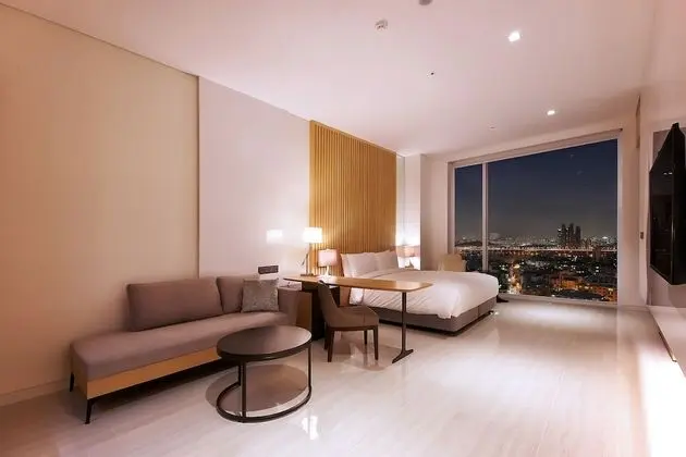 Süit, Şehir Manzaralı (Salon)