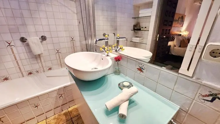 Deluxe Tek Büyük Yataklı Oda