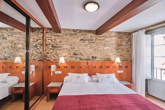 Tek Büyük veya İki Ayrı Yataklı Oda, Balkon