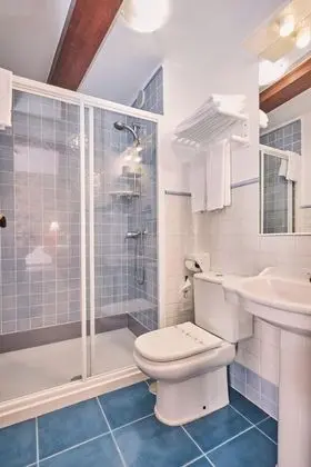 Tek Büyük veya İki Ayrı Yataklı Oda, Balkon