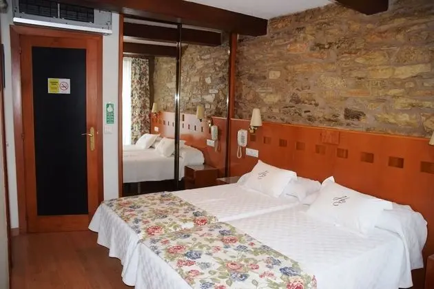 Tek Büyük veya İki Ayrı Yataklı Oda, Balkon