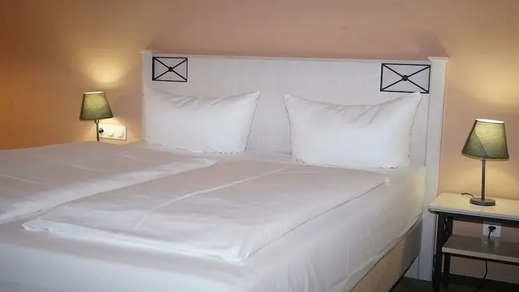 Standard Tek Büyük Yataklı Oda (with extra bed)