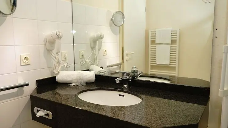Standard Tek Büyük Yataklı Oda (with extra bed)