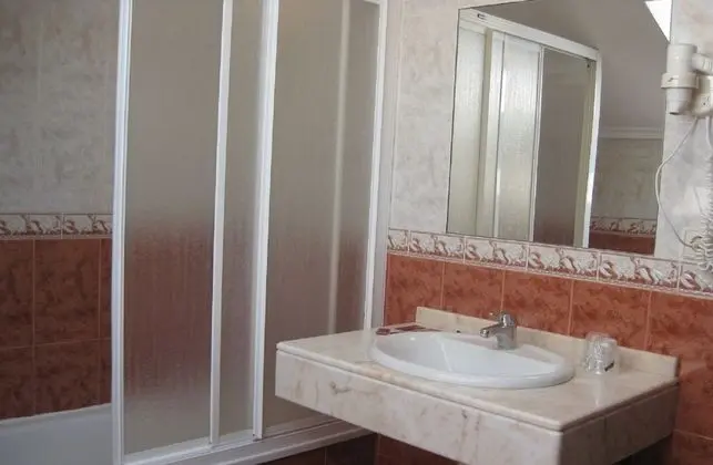 Tek Büyük veya İki Ayrı Yataklı Oda