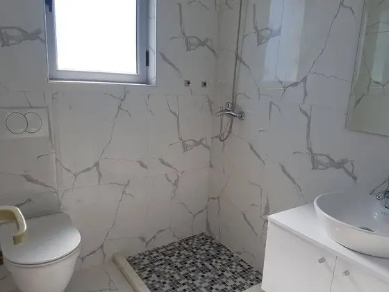 Üç Kişilik Oda