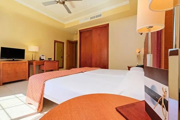 Tek Büyük Yataklı Oda (Preferente Golf & Pool View 2+2)