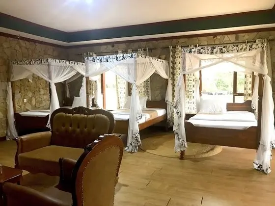 Üç Kişilik Oda