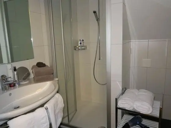 Ev