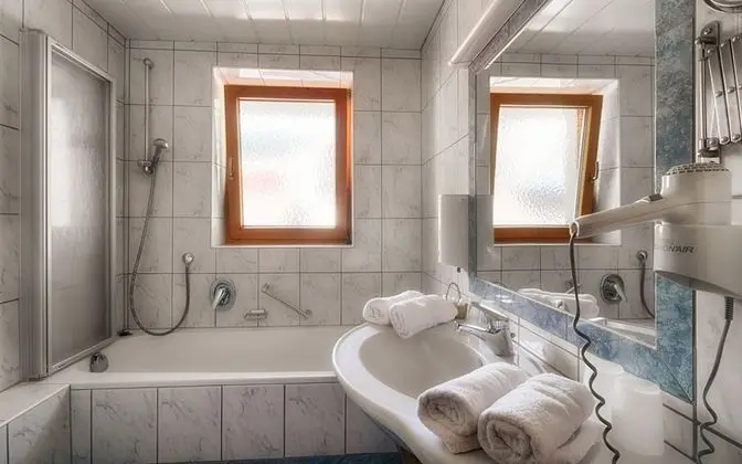 Tek Büyük Yataklı Oda (Gampertun)