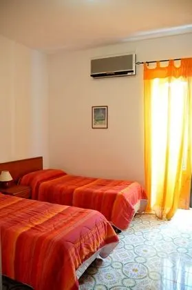 Comfort Tek Büyük veya İki Ayrı Yataklı Oda
